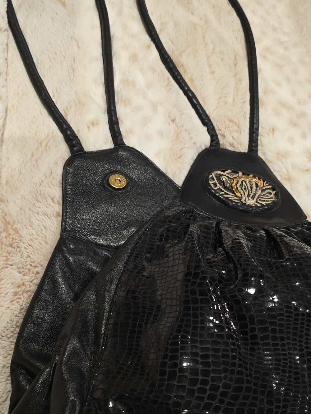 Limar Designs, Oceanside, California. Black Patent Croc-Textured, Shoulder Bag - Picture 5 of 10